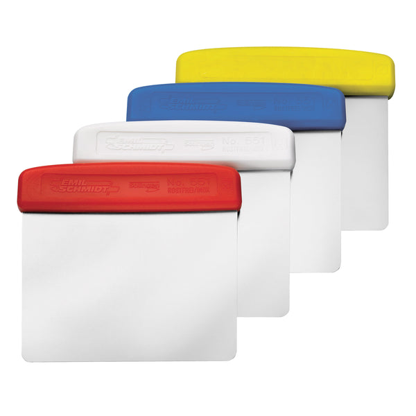 Teigschaber mit abgerundeter Klinge